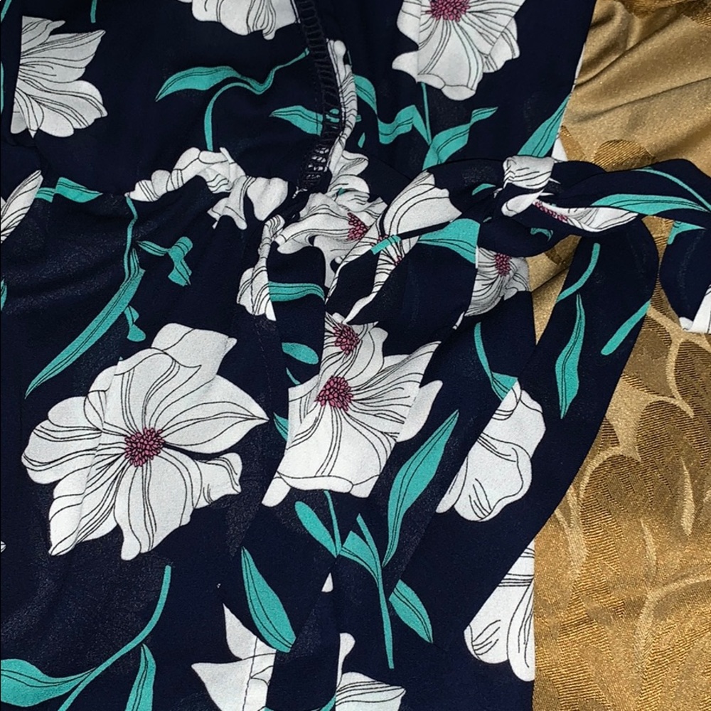 Pretty blouse SOLD - Picture 3 of 5